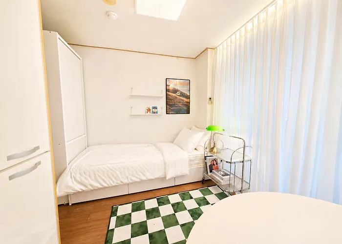 4hongdae, Itaewon 15 Minutes, Mangwon Market, Hapjeong, Single Appartamento *