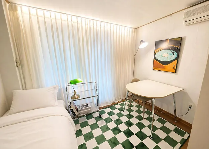 4hongdae, Itaewon 15 Minutes, Mangwon Market, Hapjeong, Single Appartamento *