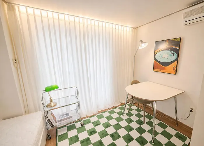 Appartamento 4hongdae, Itaewon 15 Minutes, Mangwon Market, Hapjeong, Single Seul