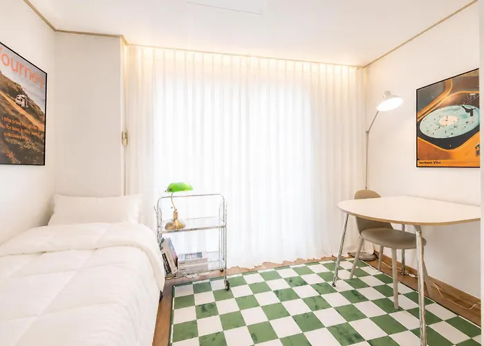 4hongdae, Itaewon 15 Minutes, Mangwon Market, Hapjeong, Single